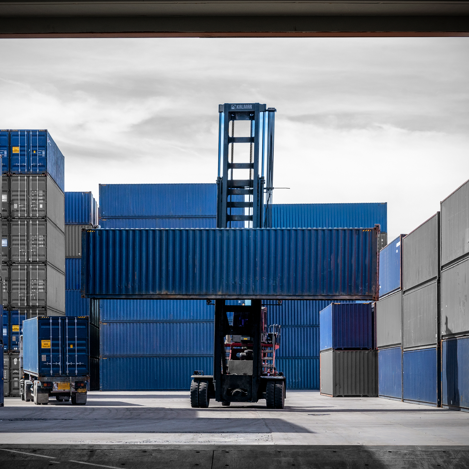 Full Containers – FCL – Air Sea Land